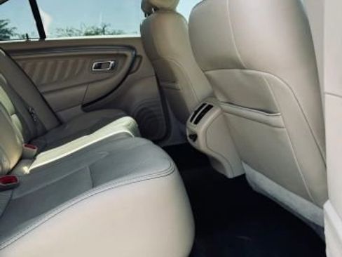 Used 2013 Ford Taurus SEL image 15