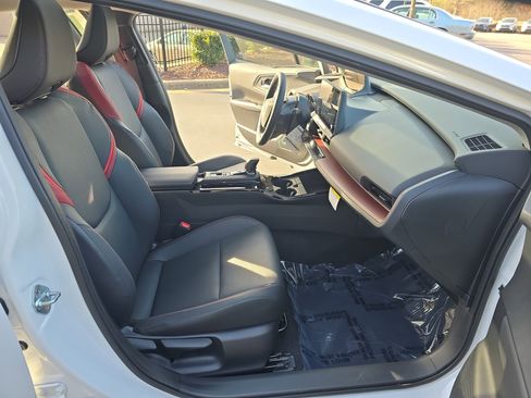 Used 2024 Toyota Prius Prime Premium image 10