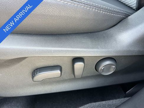 Used 2023 Subaru Forester Premium AWD/4WD image 31