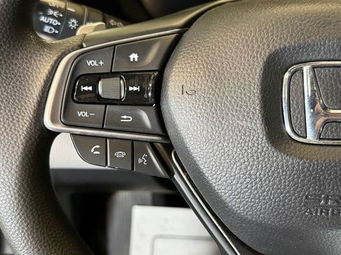 Used 2019 Honda Accord EX image 11