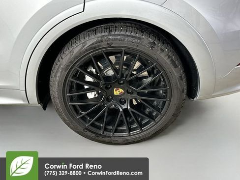 Used 2021 Porsche Cayenne GTS AWD/4WD image 34