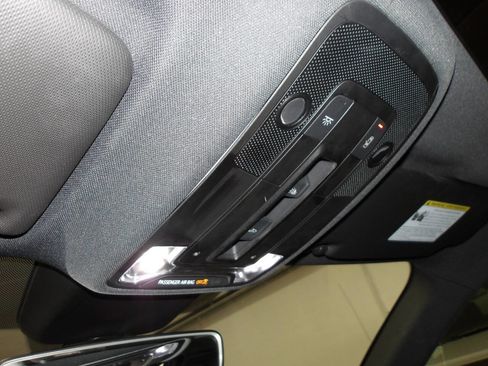 Used 2019 Audi Q3 2.0T Premium image 21