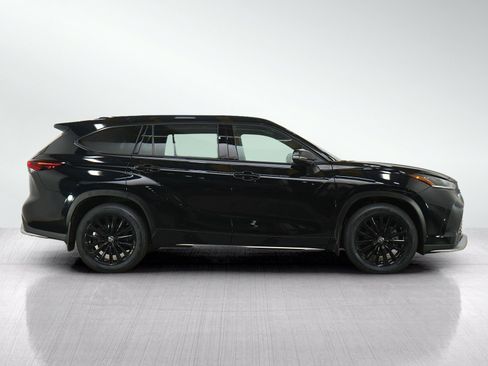 Used 2025 Toyota Highlander XSE AWD/4WD image 8