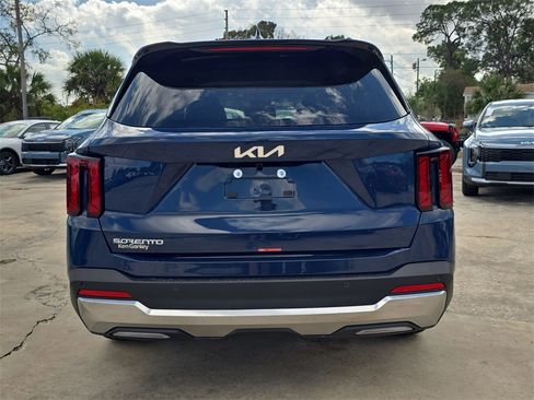 New 2026 Kia Sorento S image 7