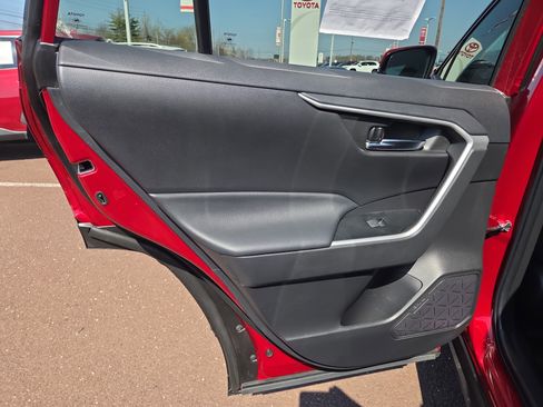 Used 2022 Toyota RAV4 XLE w/ Convenience Package image 20