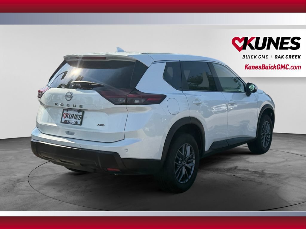 Used 2026 Nissan Rogue SV AWD/4WD image 10