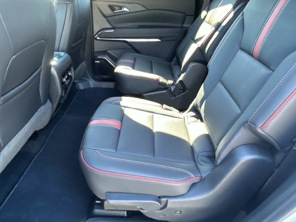 New 2027 Chevrolet Traverse RS FWD image 15