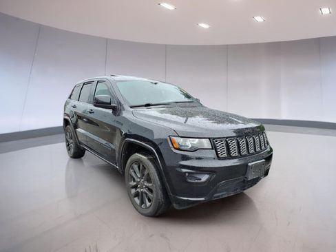 Used 2021 Jeep Grand Cherokee Laredo X AWD/4WD image 1