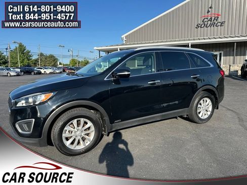 Used 2017 Kia Sorento AWD image 3