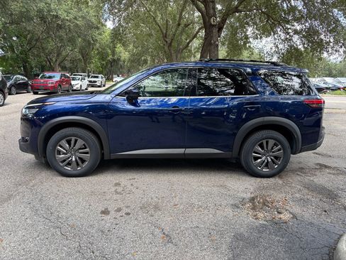 Used 2025 Nissan Pathfinder SV FWD image 18