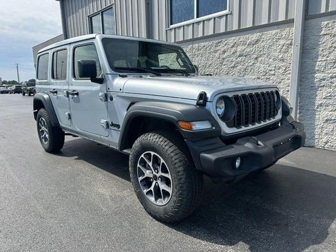 Used 2024 Jeep Wrangler Unlimited Sport image 2