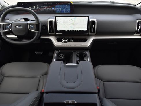 New 2025 Ford Expedition Max Active image 7