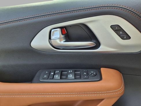 New 2026 Chrysler Pacifica Pinnacle image 16