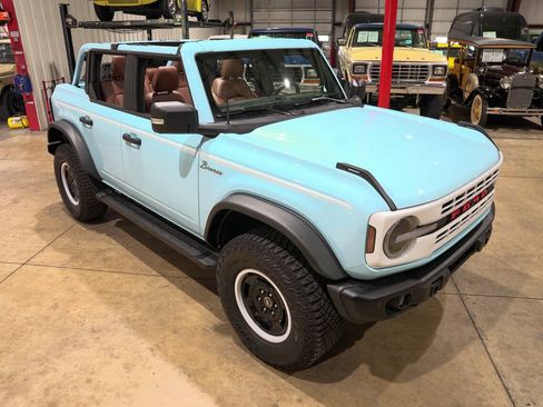 Used 2023 Ford Bronco Heritage Edition AWD/4WD image 14