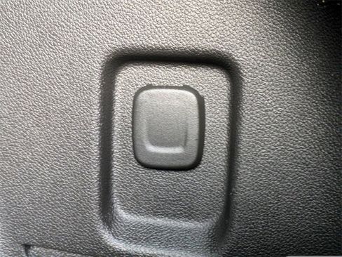 Used 2022 Chevrolet Blazer Premier w/ Enhanced Convenience Package image 17