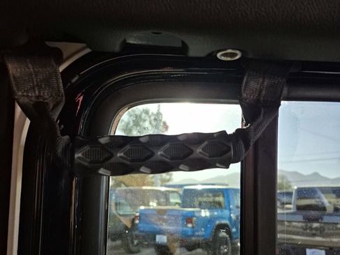 Used 2018 Jeep Wrangler Unlimited Rubicon image 46