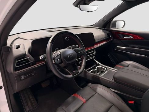 Certified 2024 Chevrolet Traverse RS image 9