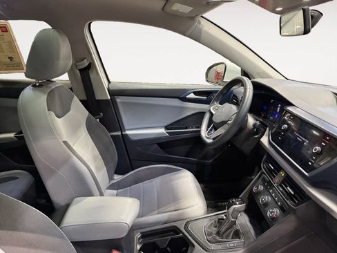 Used 2022 Volkswagen Taos SE image 16