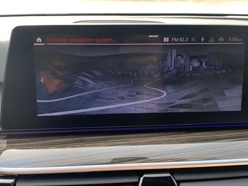 Used 2020 BMW 530i w/ Convenience Package image 18