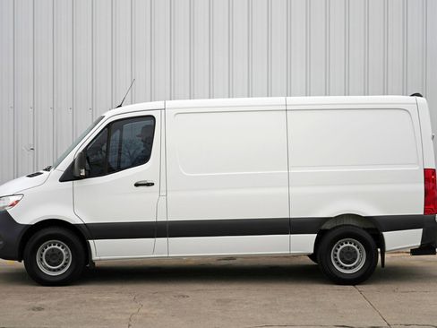Used 2021 Mercedes-Benz Sprinter 2500 w/ Driver Convenience Package image 32