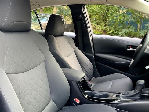 Used 2020 Toyota Corolla LE FWD image 8