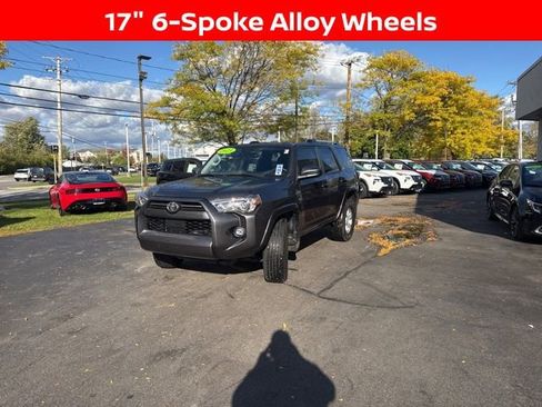 Used 2023 Toyota 4Runner SR5 image 5