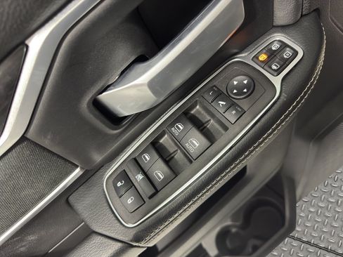 Used 2024 RAM 2500 Big Horn w/ Night Edition AWD/4WD image 20