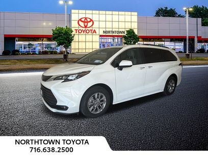 Used 2025 Toyota Sienna XLE w/ XLE Plus Package