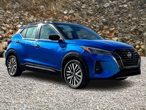 Used 2023 Nissan Kicks SR w/ SR Premium Package image 9