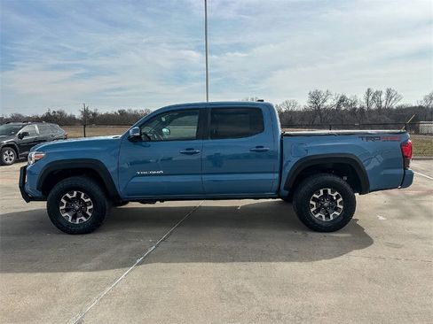Used 2019 Toyota Tacoma TRD Off-Road image 6
