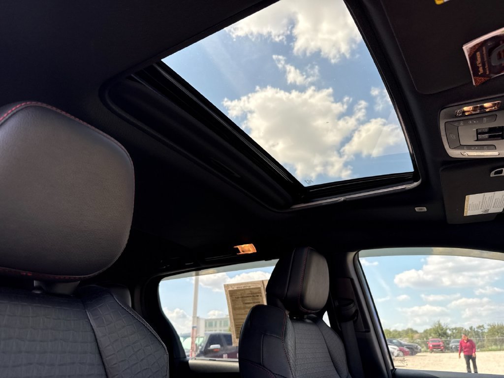 Certified 2025 Toyota Sienna XSE FWD image 18