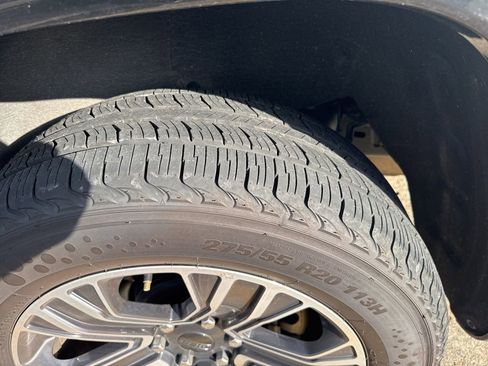 Used 2024 Jeep Wagoneer L Series II w/ Flexible Seating Group image 12