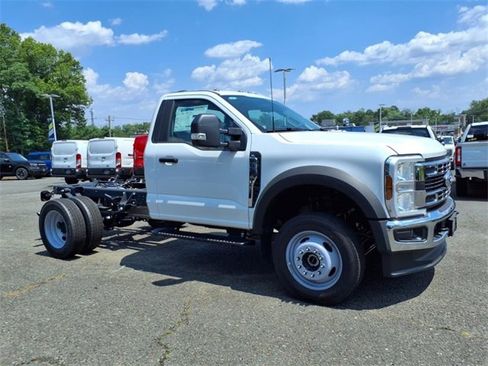 New 2025 Ford F550 4x4 Regular Cab Super Duty image 1