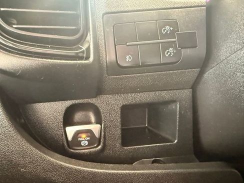 Used 2022 RAM ProMaster 2500 w/ Driver Convenience Group FWD image 14