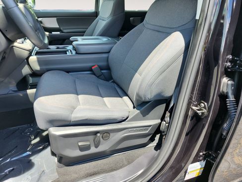 Used 2025 Ford Expedition Active RWD image 9