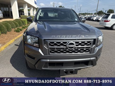 Used 2024 Nissan Frontier SV AWD/4WD image 6
