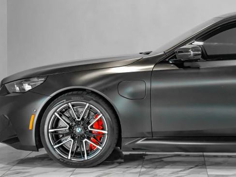 Used 2026 BMW M5 w/ Carbon Package AWD/4WD image 17