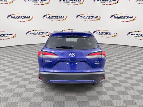 Used 2022 Toyota Corolla Cross XLE w/ Convenience Package AWD/4WD image 7