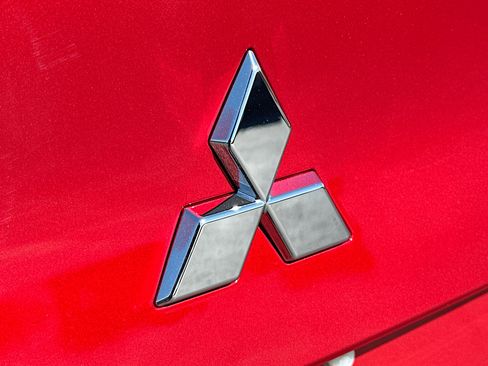 New 2025 Mitsubishi Outlander SE image 20