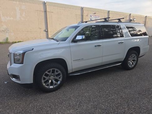 Used 2016 GMC Yukon XL SLE w/ Convenience Package AWD/4WD image 2