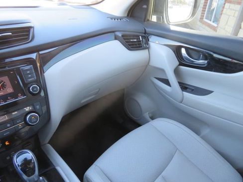 Used 2022 Nissan Rogue Sport SL image 27