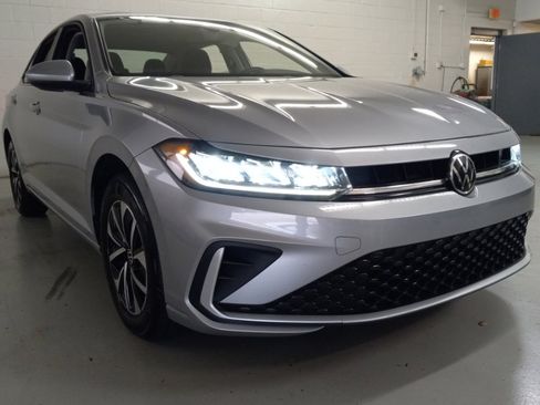 Used 2025 Volkswagen Jetta S image 5