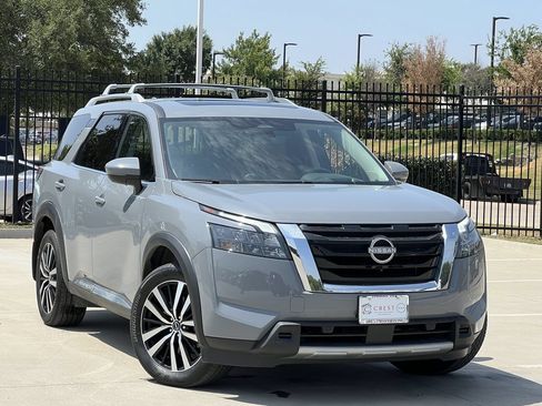 Used 2025 Nissan Pathfinder Platinum AWD/4WD image 1