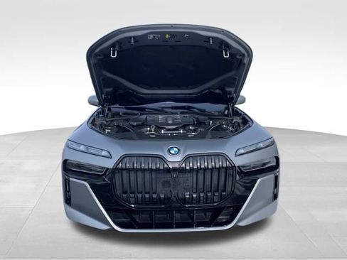 Used 2023 BMW 760i xDrive 760i xDrive image 9