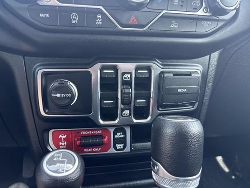 Used 2023 Jeep Gladiator Rubicon w/ LED Lighting Group AWD/4WD image 25