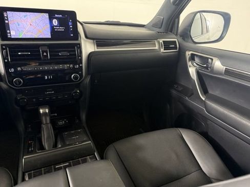 Used 2023 Lexus GX 460 Premium w/ Premium Package AWD/4WD image 32