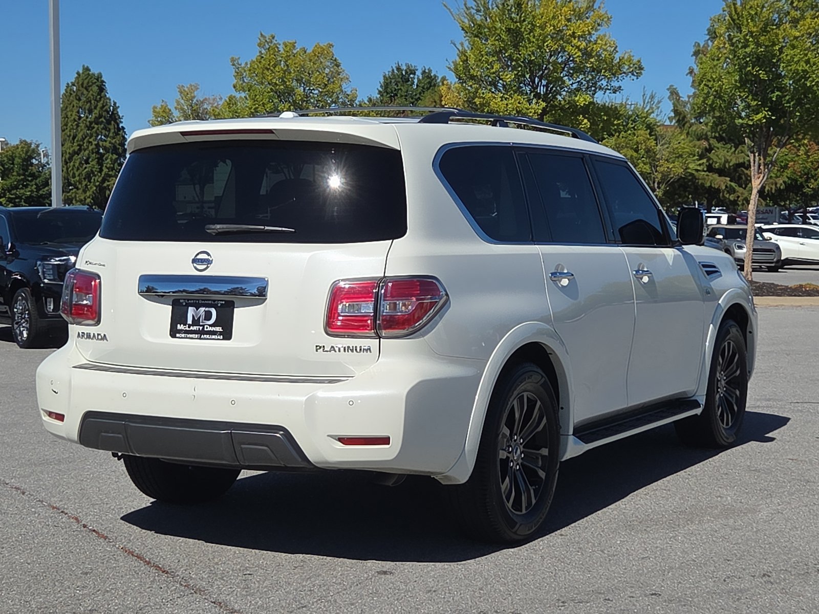 Used 2020 Nissan Armada Platinum w/ Captain's Chairs Package RWD image 5