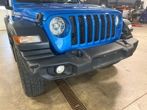 Used 2024 Jeep Wrangler Unlimited Sport AWD/4WD image 6