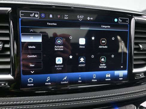 Used 2025 Chrysler Pacifica Limited FWD image 42
