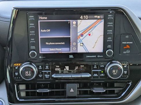 Used 2021 Toyota Highlander Limited image 16